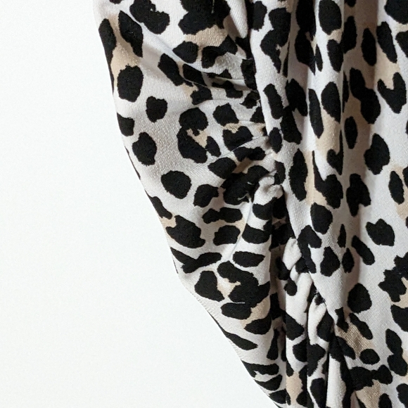 FINAL DAYS $5 Leopard Print Sleeveless Top -CLOSET CLOSING - Picture 5 of 9